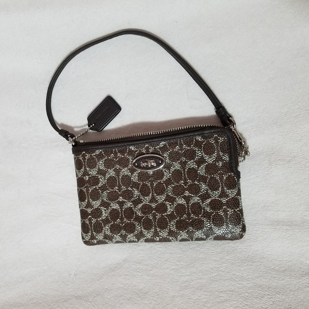 Coach corner zipper wristlet NWOT
